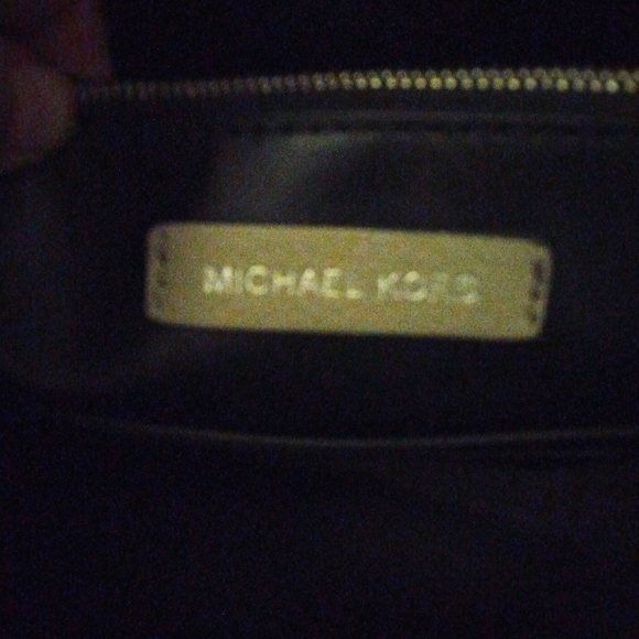 Michael Kors Gray, Off white and navy blue tote/shoulder bag EUC like new. - Picture 10 of 10